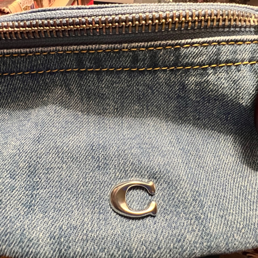 Coach-Coach Men's Charter Belt Bag 7 new with out tags